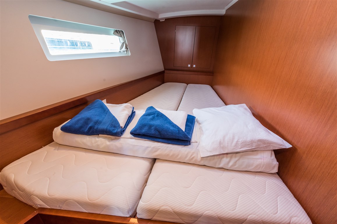 Oceanis 45 — photo 24