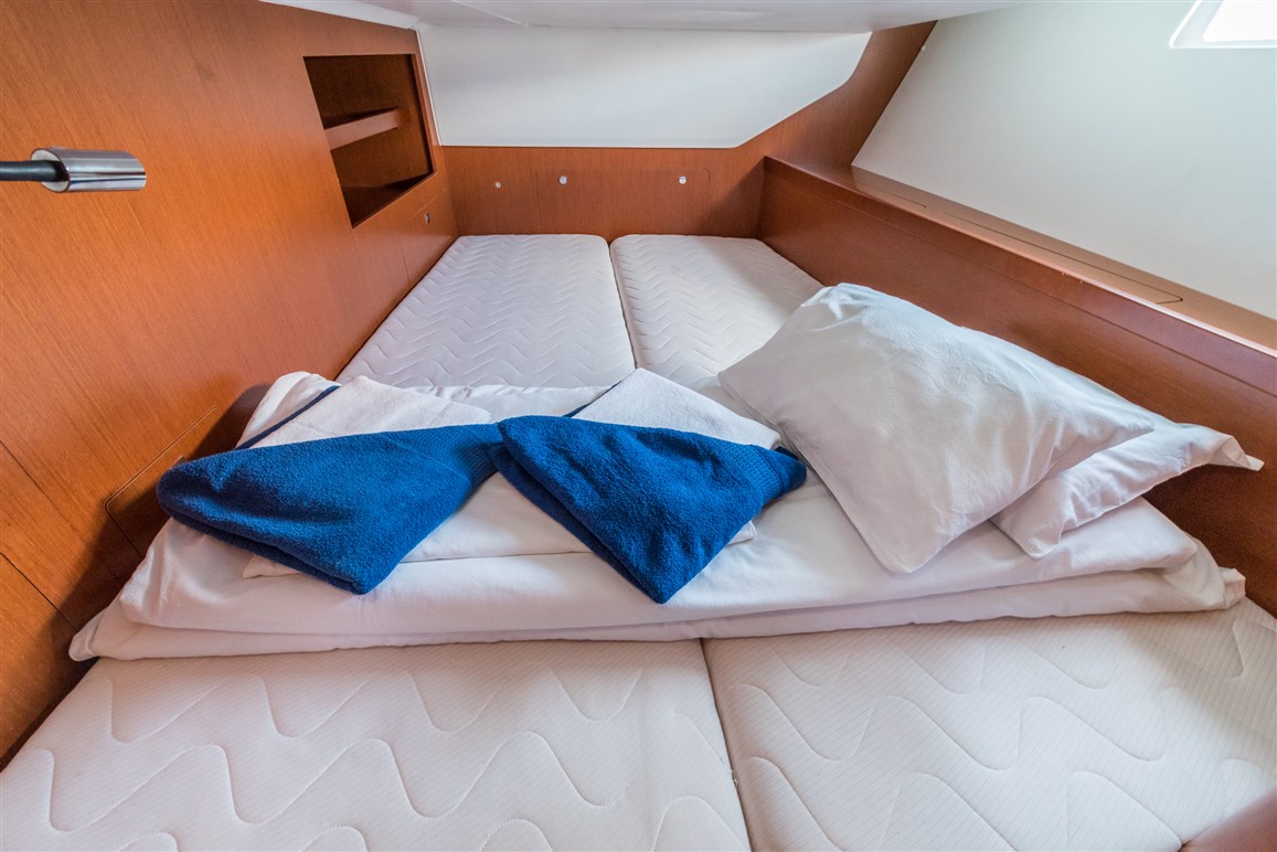 Oceanis 45 — photo 21