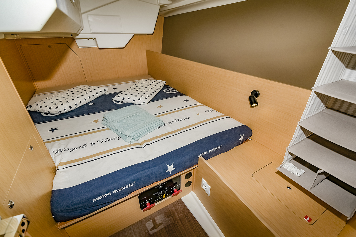 Oceanis 38 — photo 8