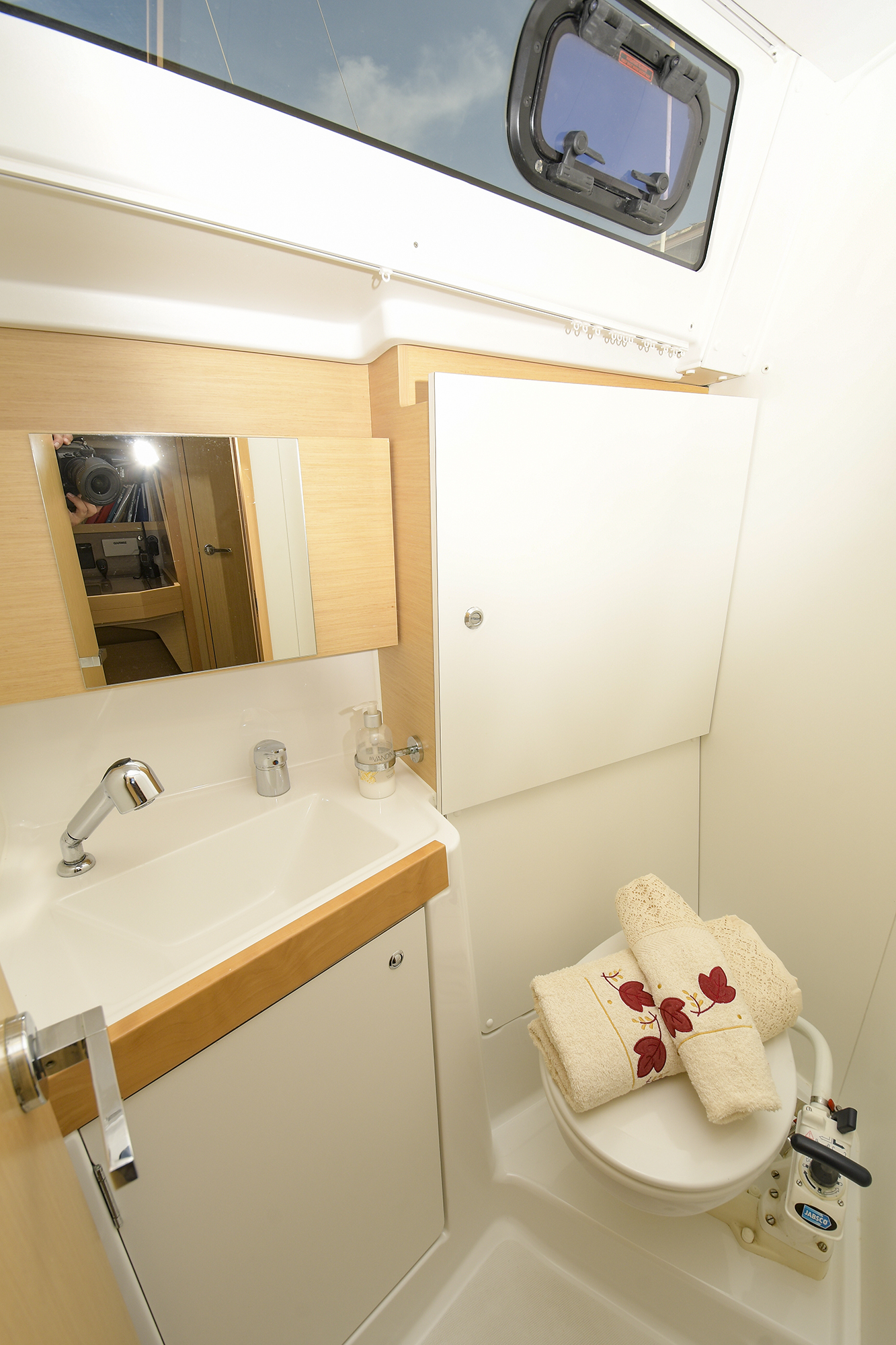Oceanis 38 — photo 2