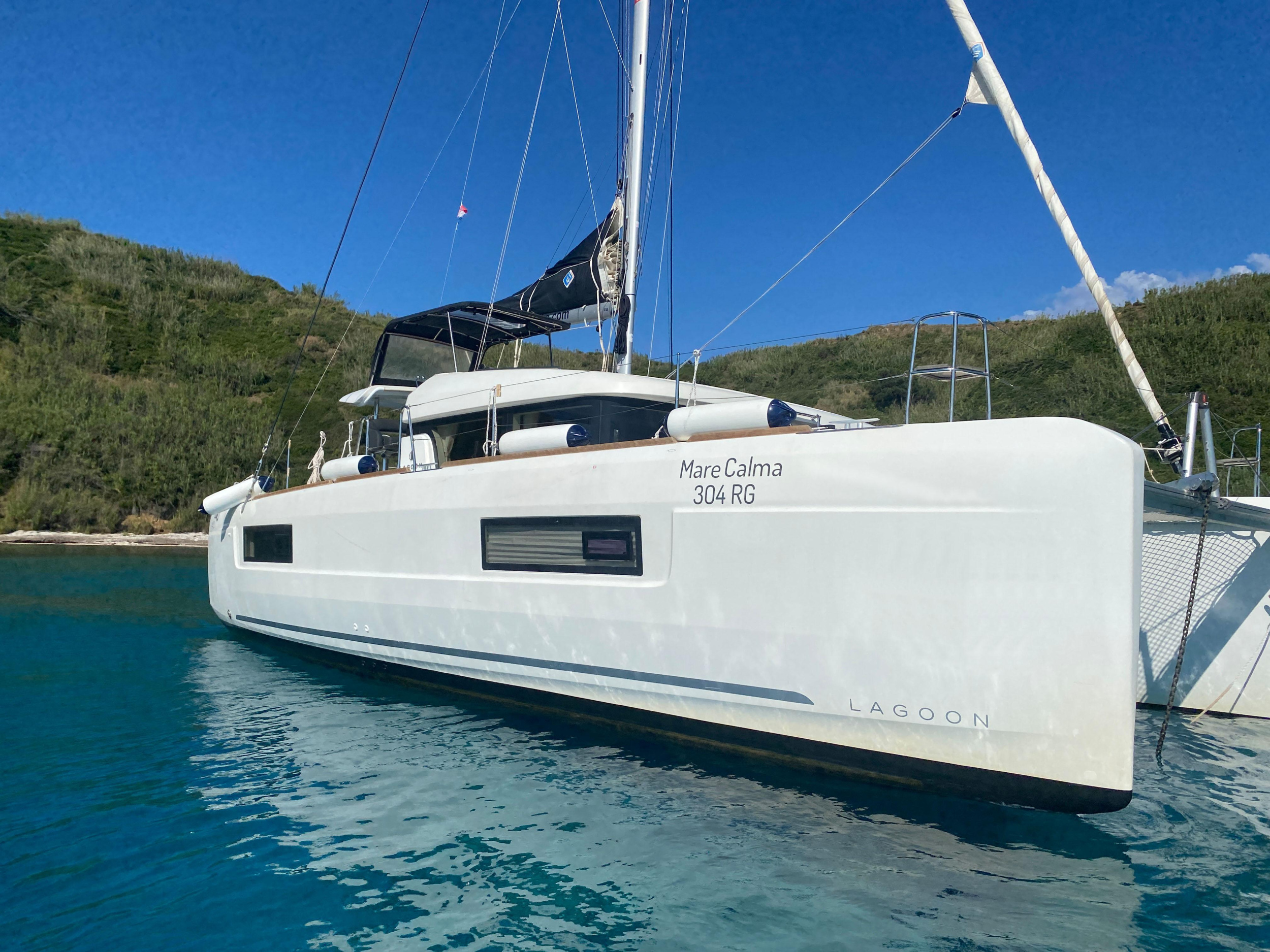 Lagoon 40 — photo 1