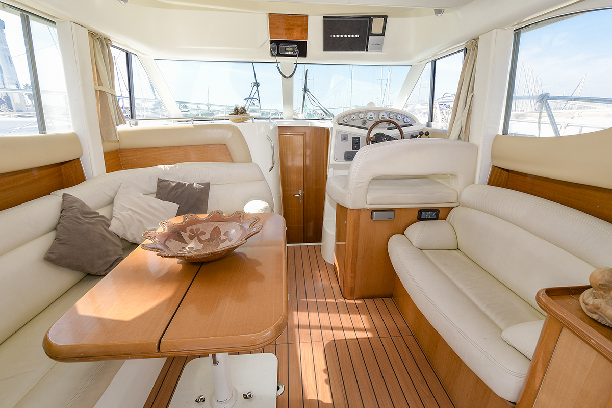 Prestige 32 — photo 13
