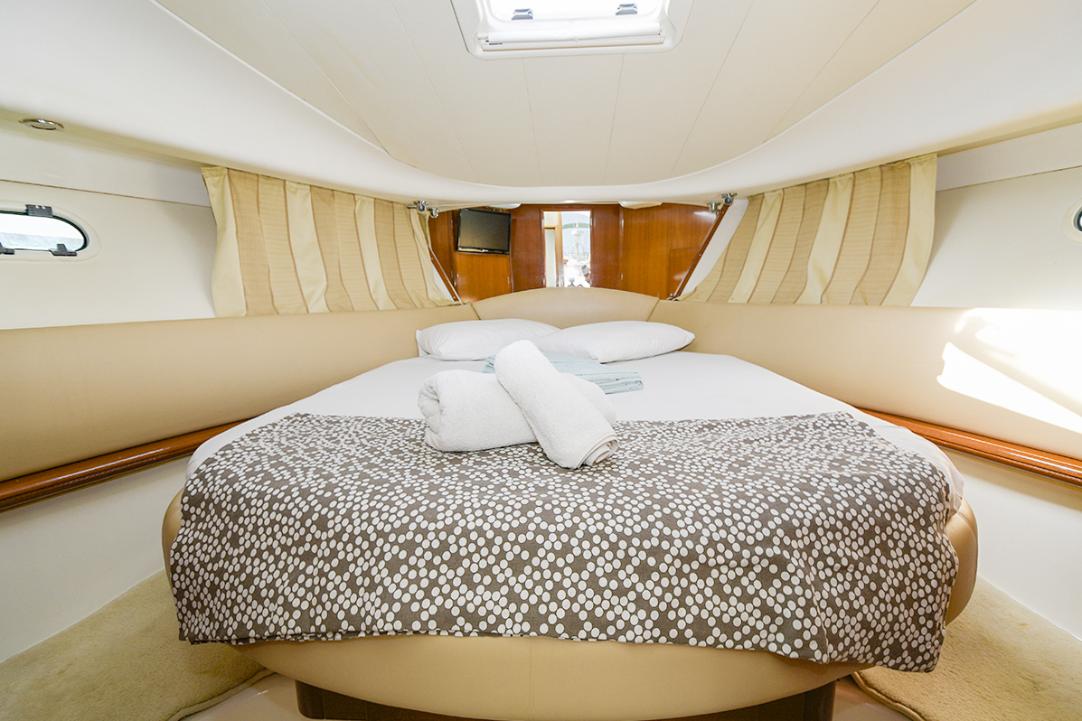 Prestige 32 — photo 2