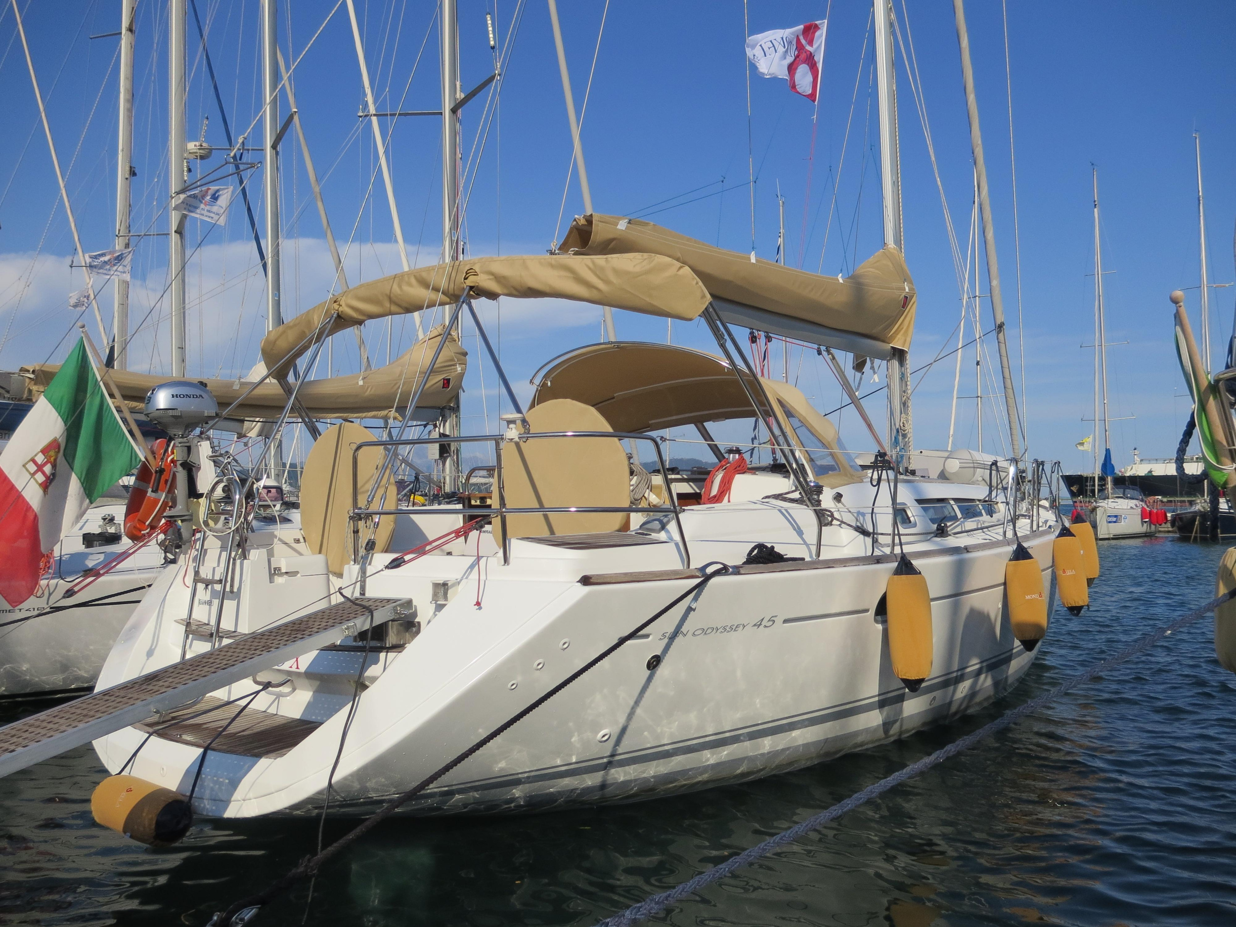 Sun Odyssey 45 (webasto) — photo 3