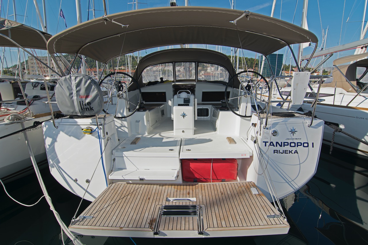 Sun Odyssey 440 — photo 3