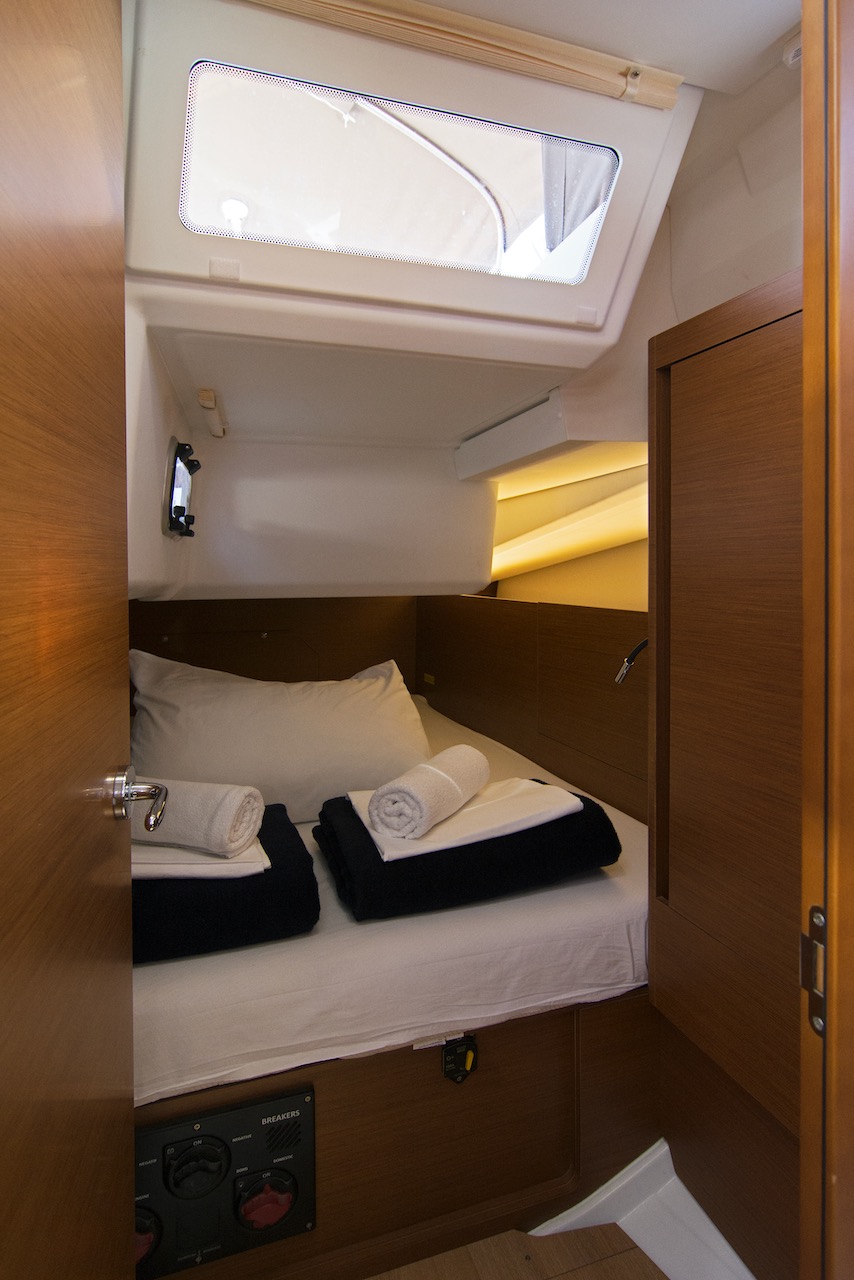 Sun Odyssey 440 — photo 13