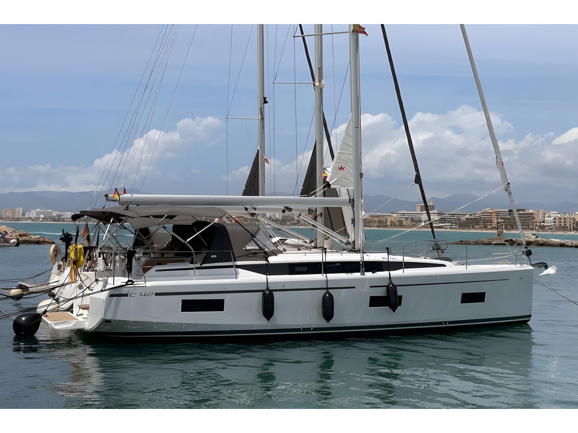 Bavaria C42 — photo 1