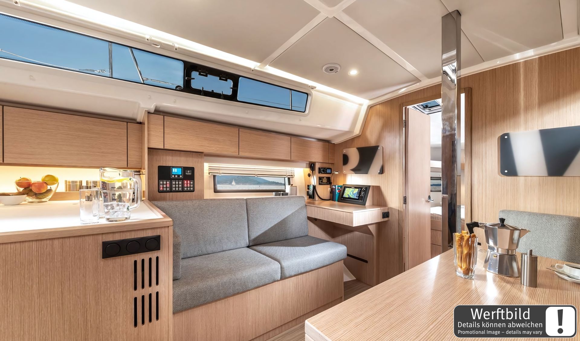 Bavaria C42 — photo 22