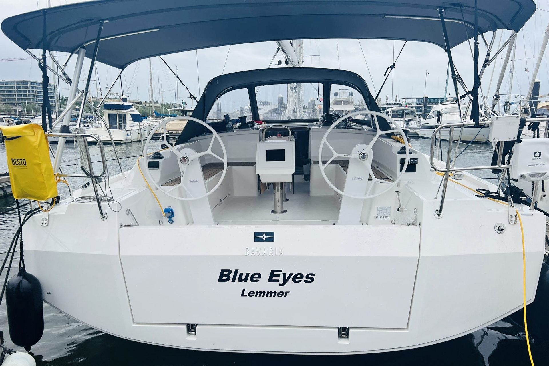 Bavaria C42 — photo 13