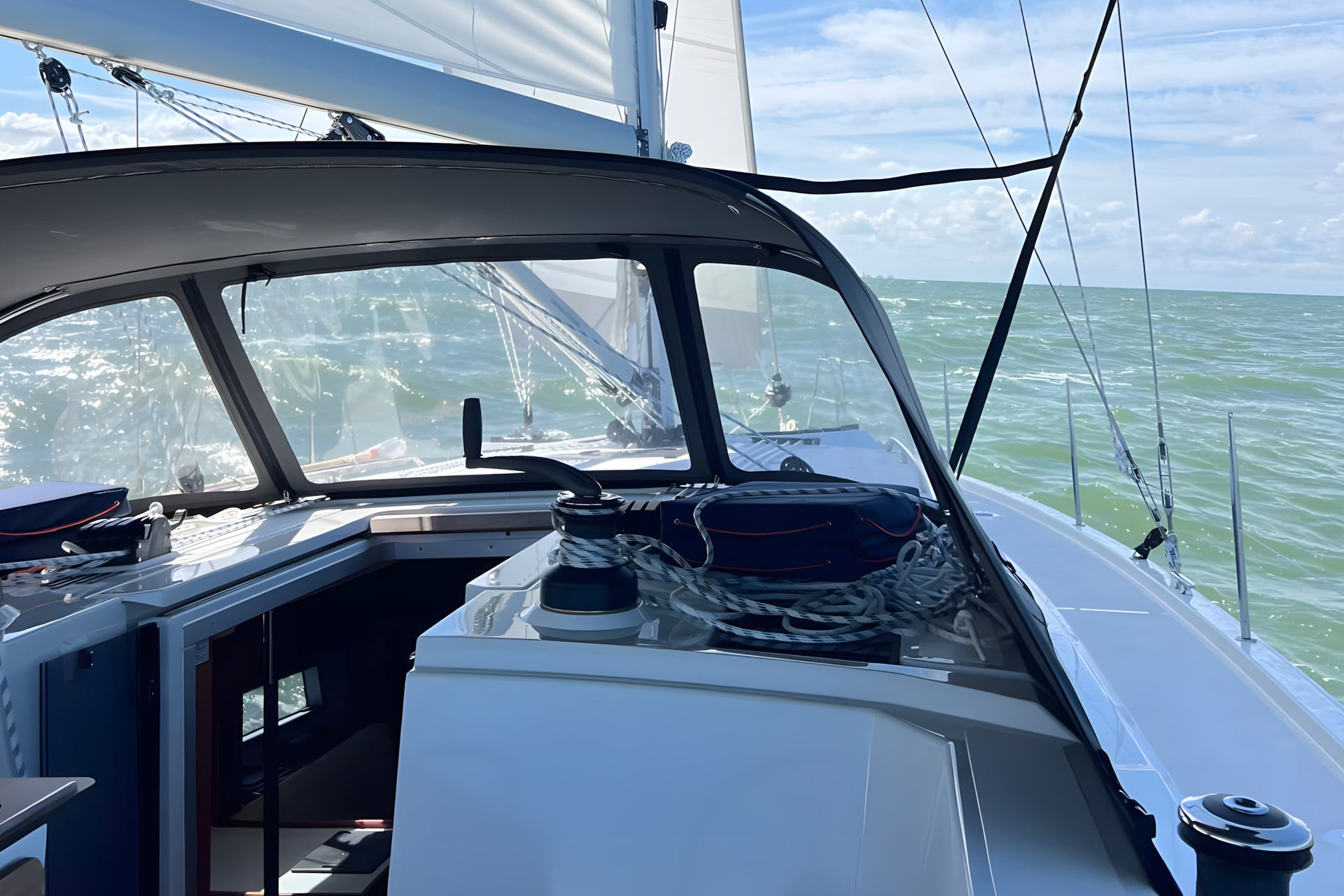 Bavaria C42 — photo 5