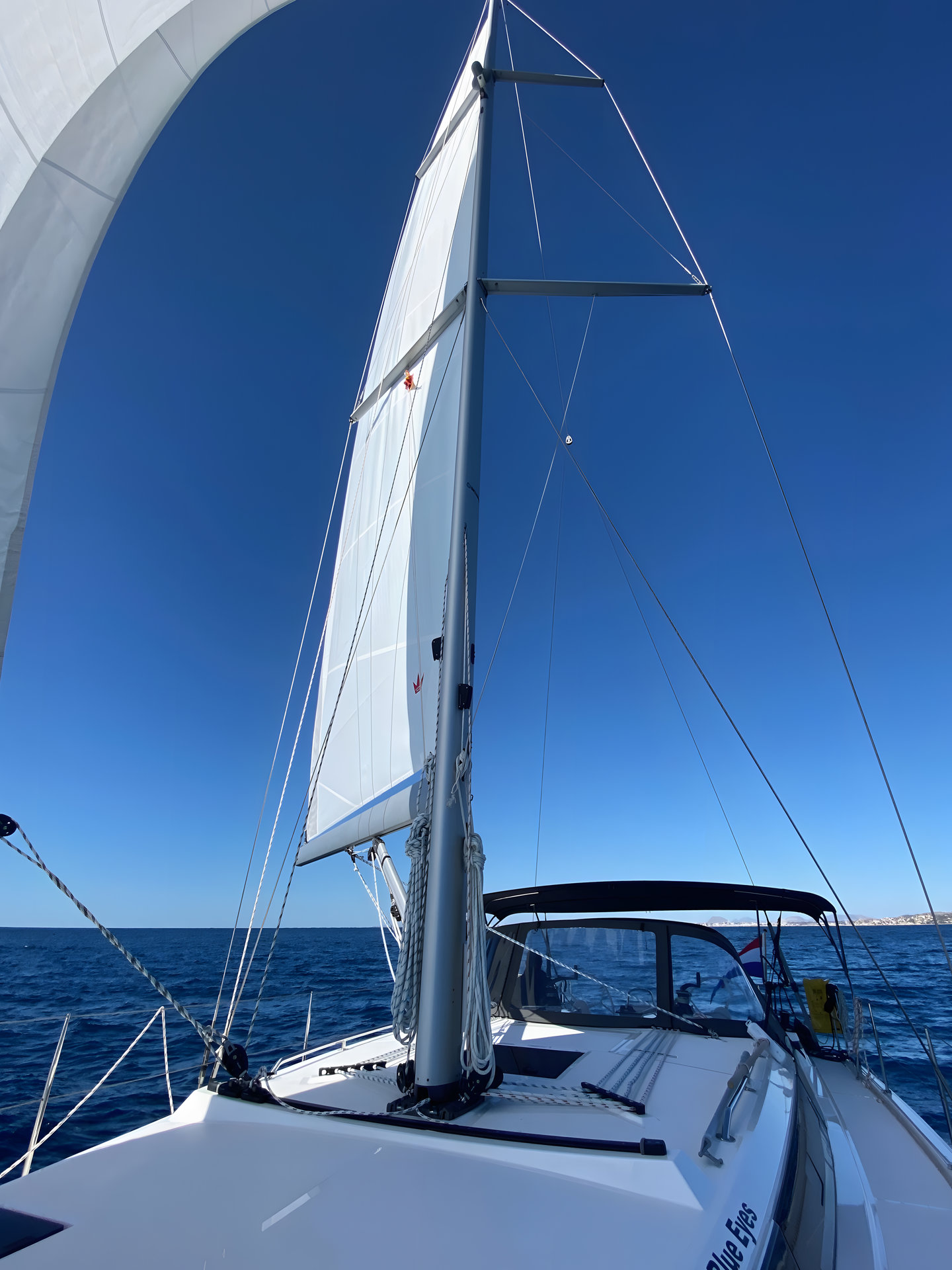 Bavaria C42 — photo 19