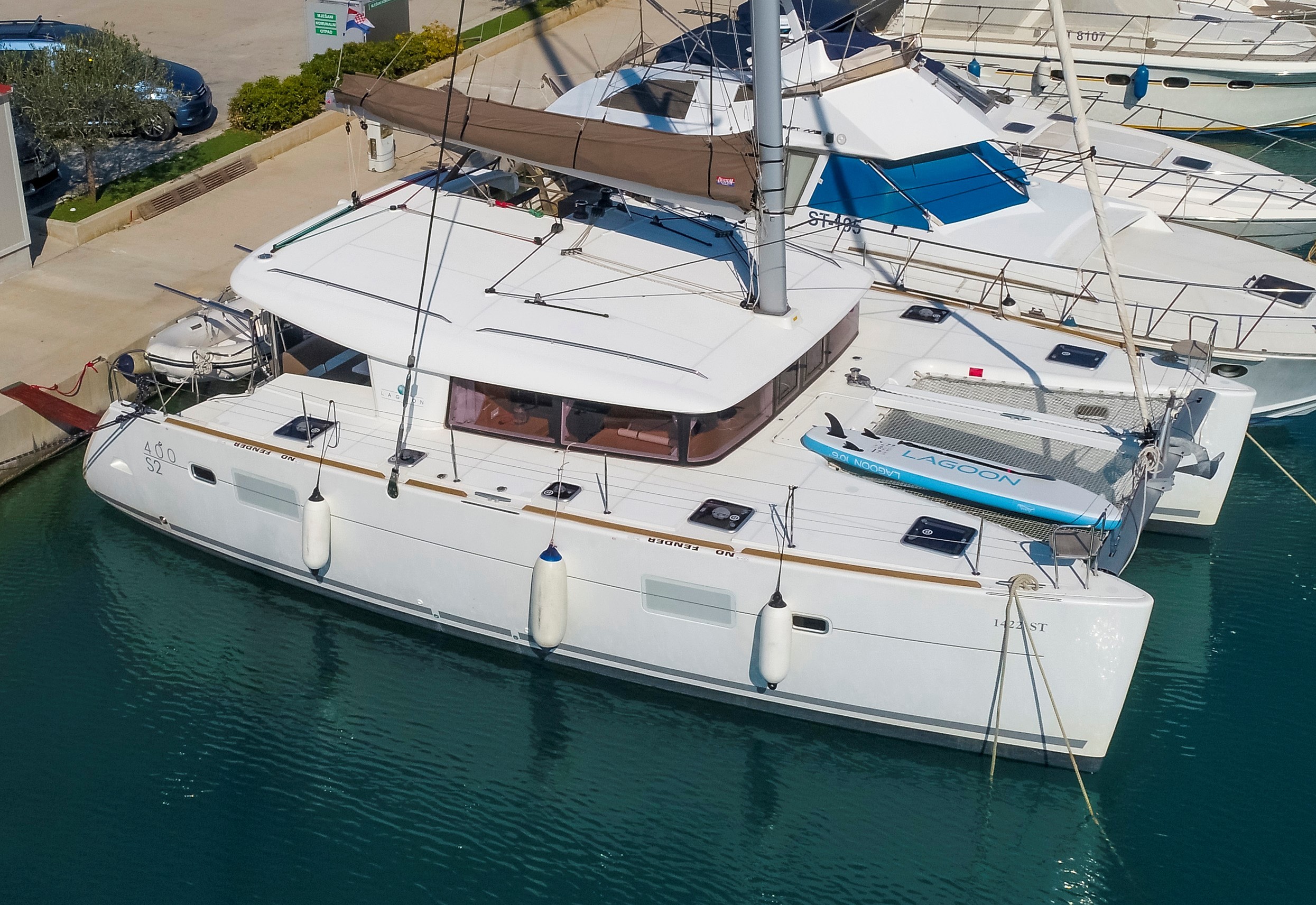 Lagoon 400 S2 — photo 12
