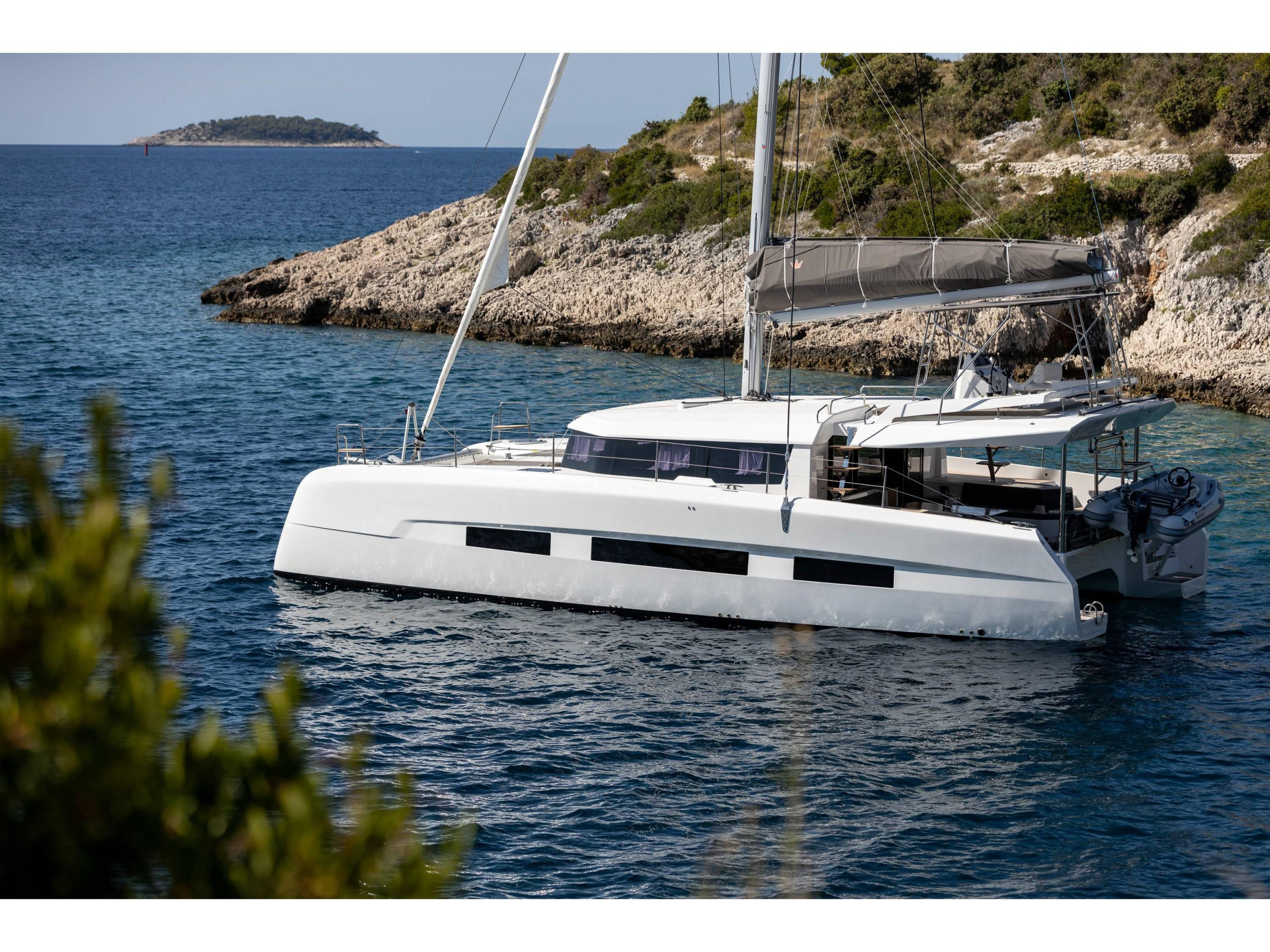 Dufour Catamaran 48 5c+5h — photo 1