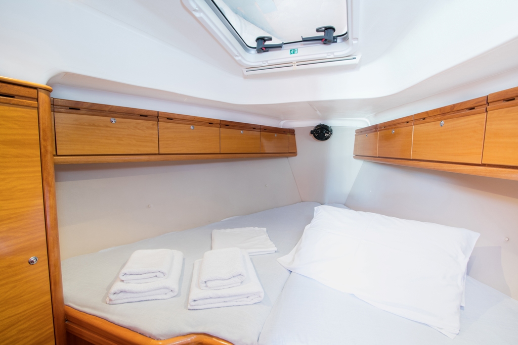 Bavaria 34 Cruiser — photo 2