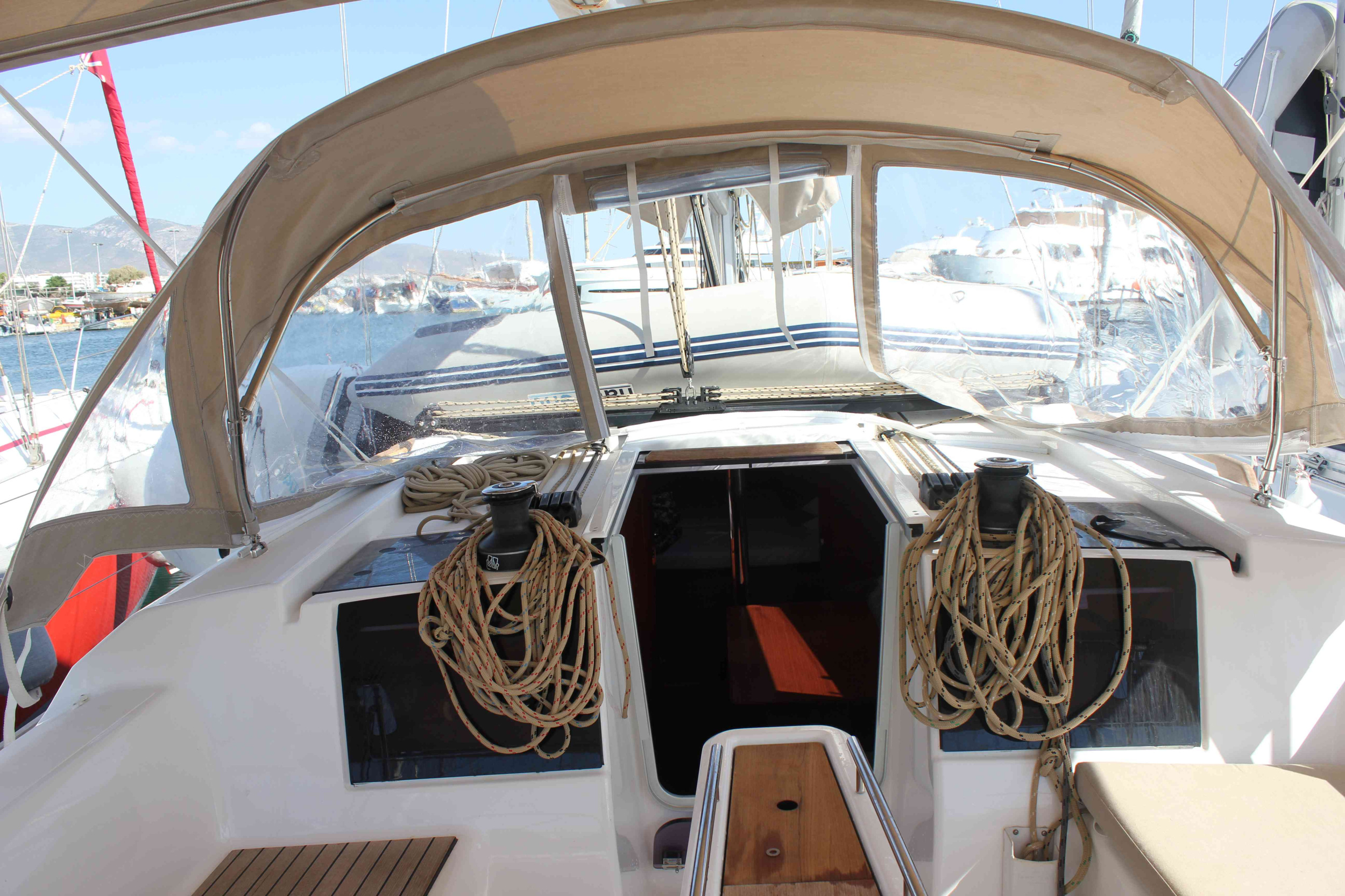 Dufour 382 GL — photo 8
