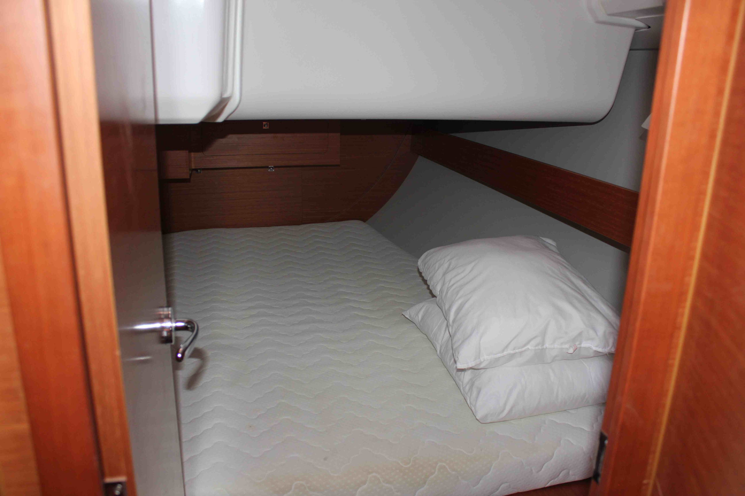 Dufour 382 GL — photo 12