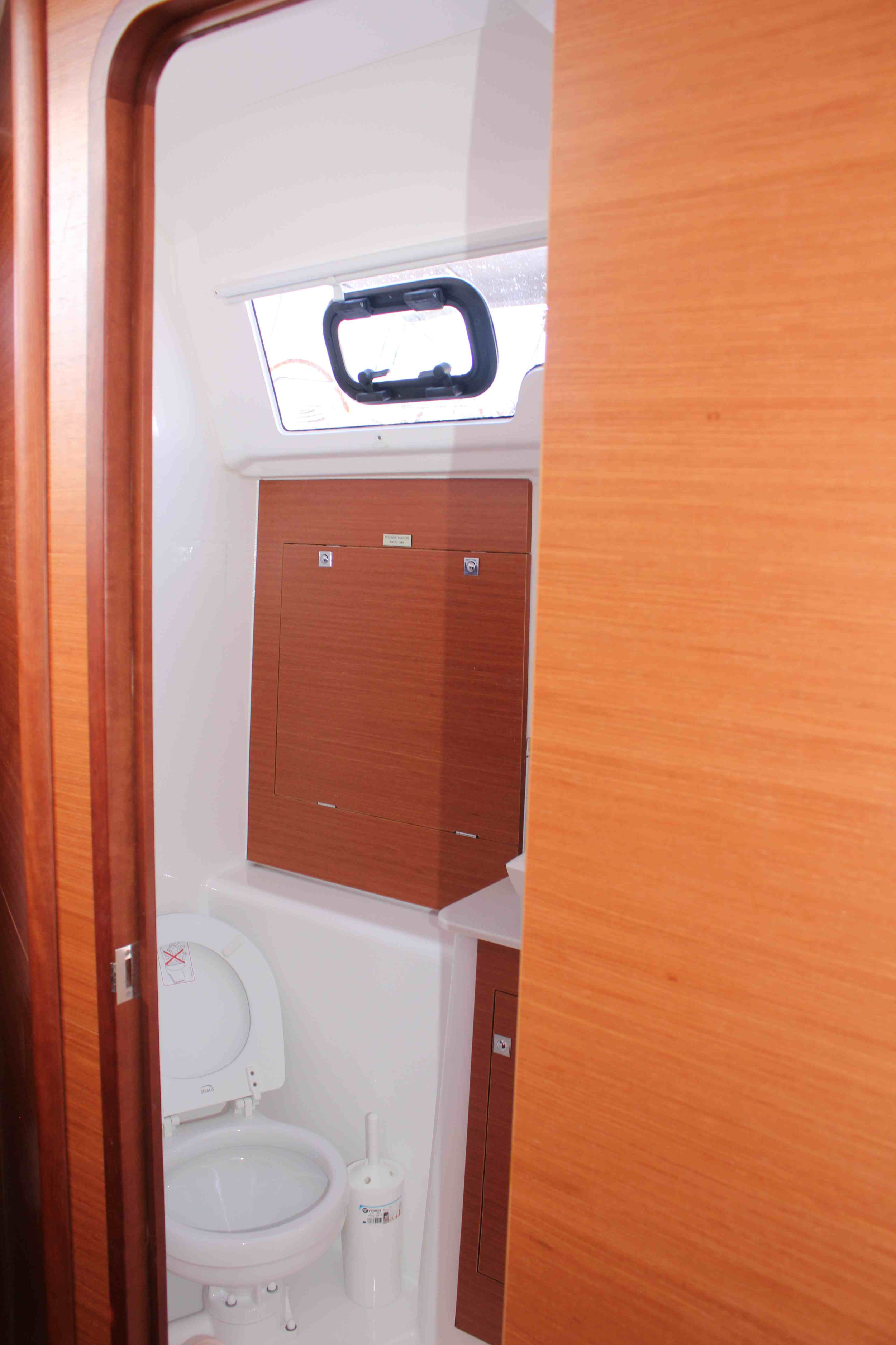 Dufour 382 GL — photo 11