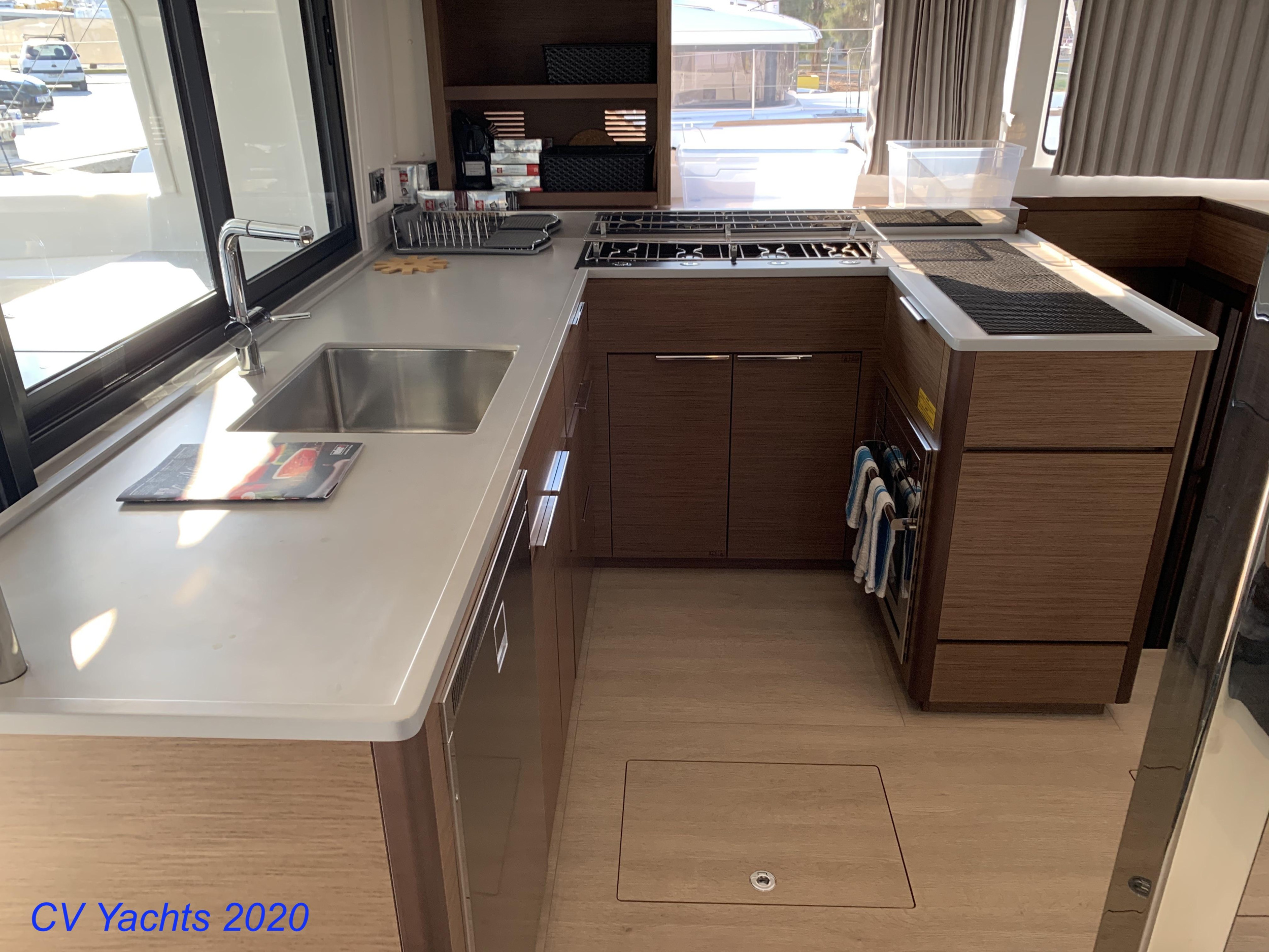 Lagoon 46 — photo 24