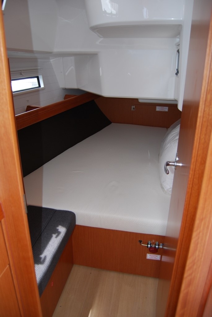 Bavaria Cruiser 37 — photo 4