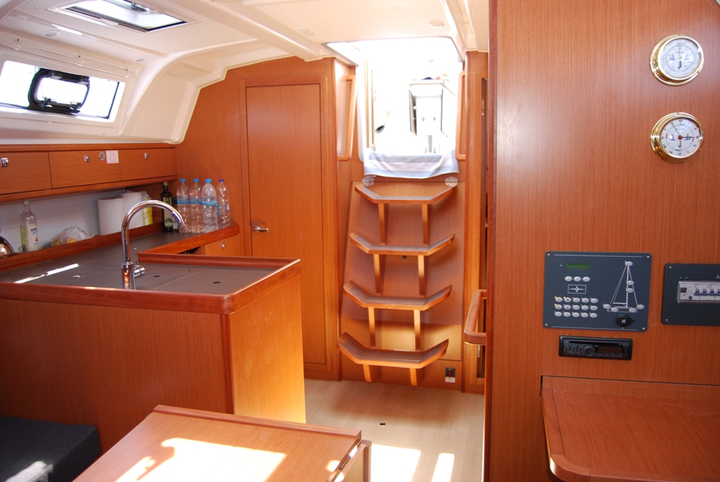 Bavaria Cruiser 37 — photo 5