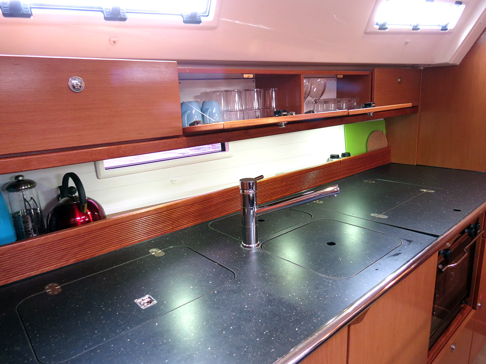 Bavaria Cruiser 40 — photo 8