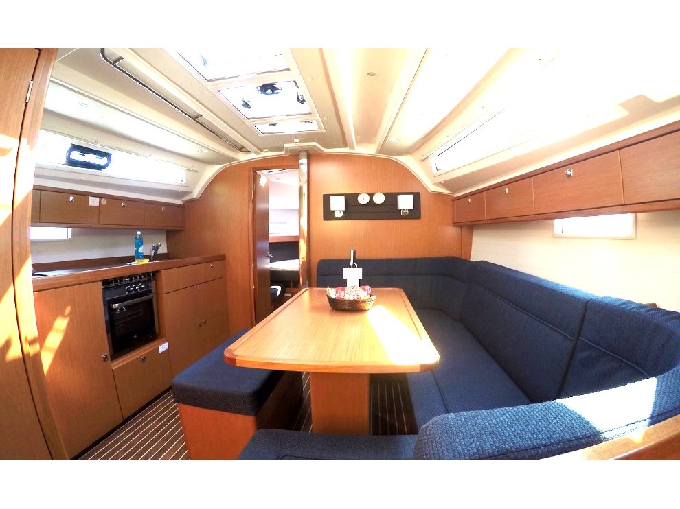 Bavaria Cruiser 41 — photo 7
