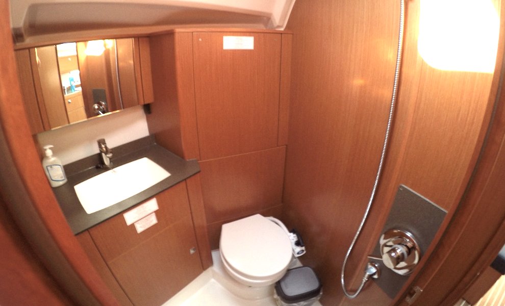 Bavaria Cruiser 41 — photo 8