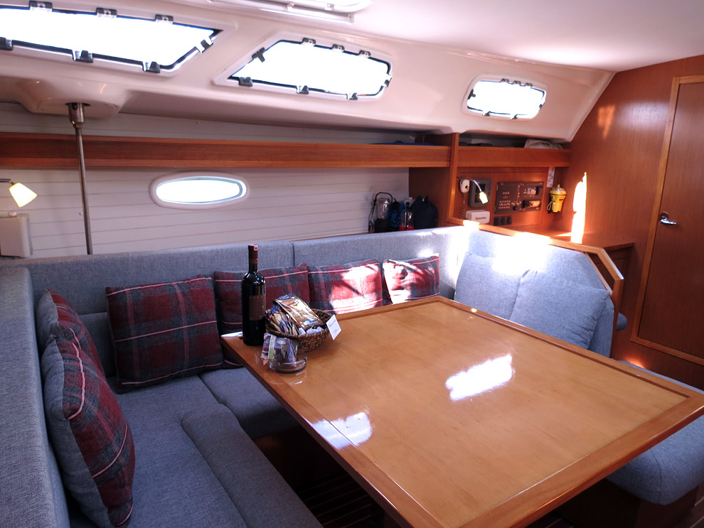Bavaria 43 Cruiser — photo 5