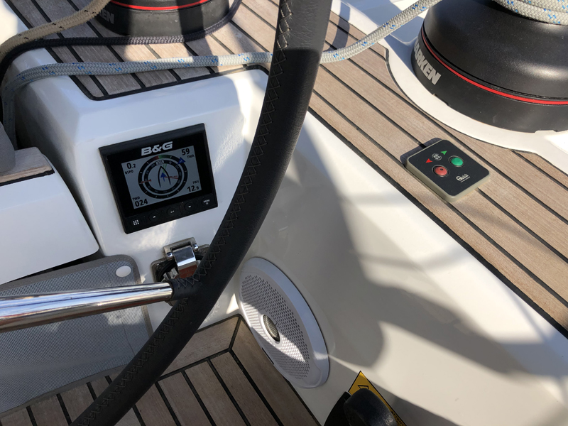 Oceanis 51.1 — photo 20