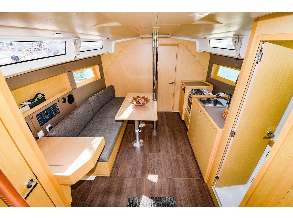 Oceanis 38 — photo 7