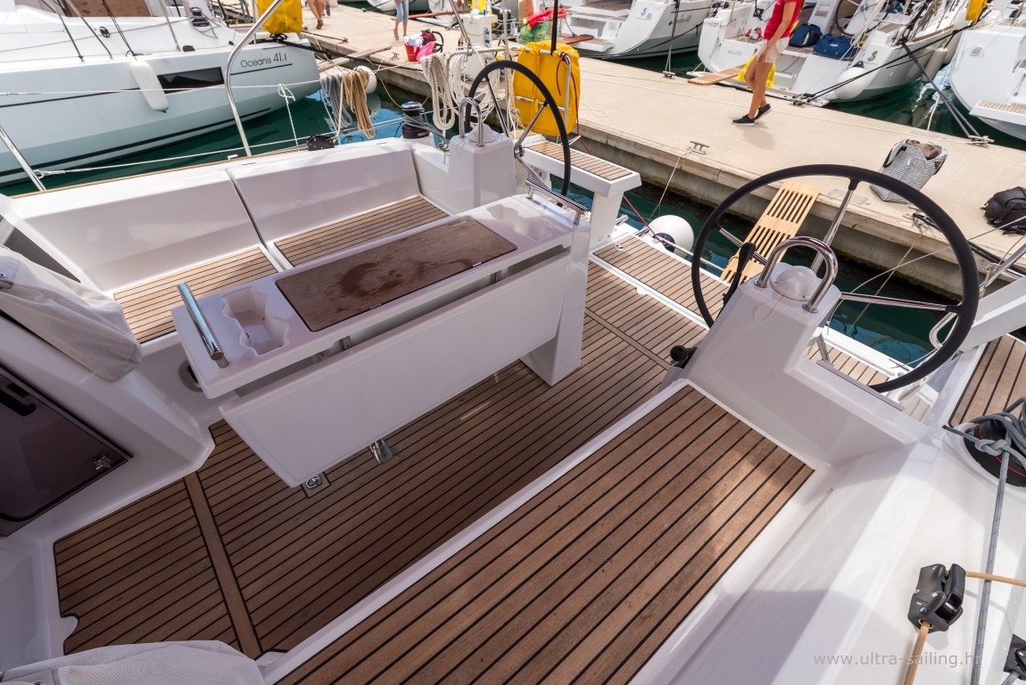 Oceanis 35.1 — photo 2