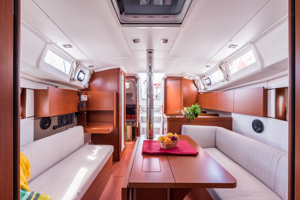 Oceanis 35.1 — photo 9