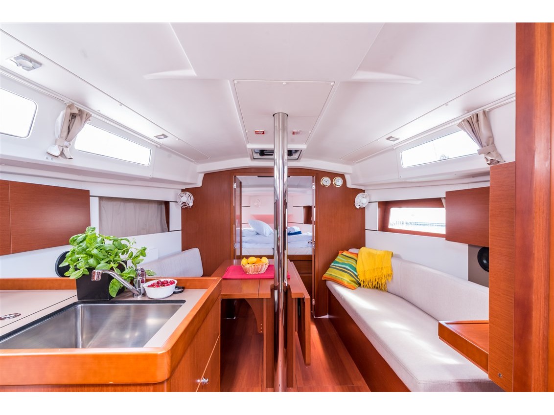 Oceanis 35.1 — photo 11