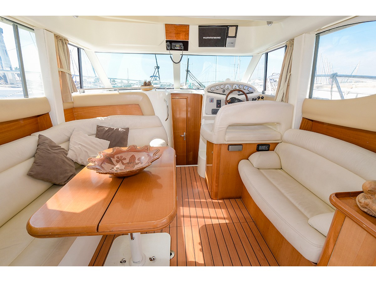 Prestige 32 — photo 7