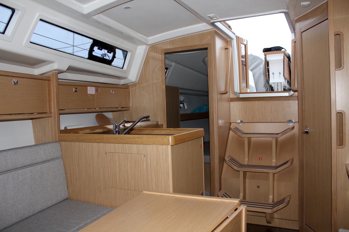 Bavaria 34 Cruiser — photo 6