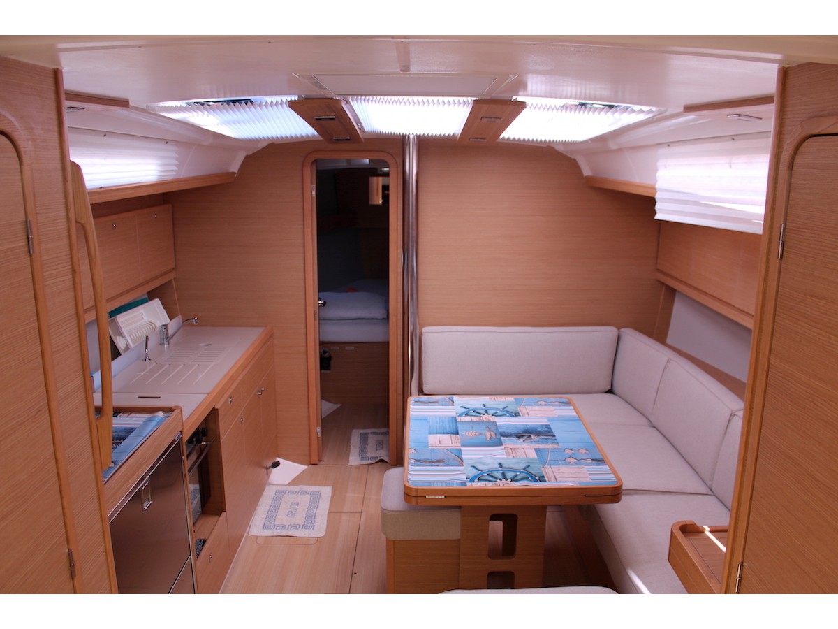 Dufour 390 Grand Large — photo 2