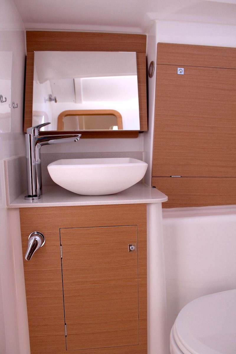 Dufour 390 Grand Large — photo 9