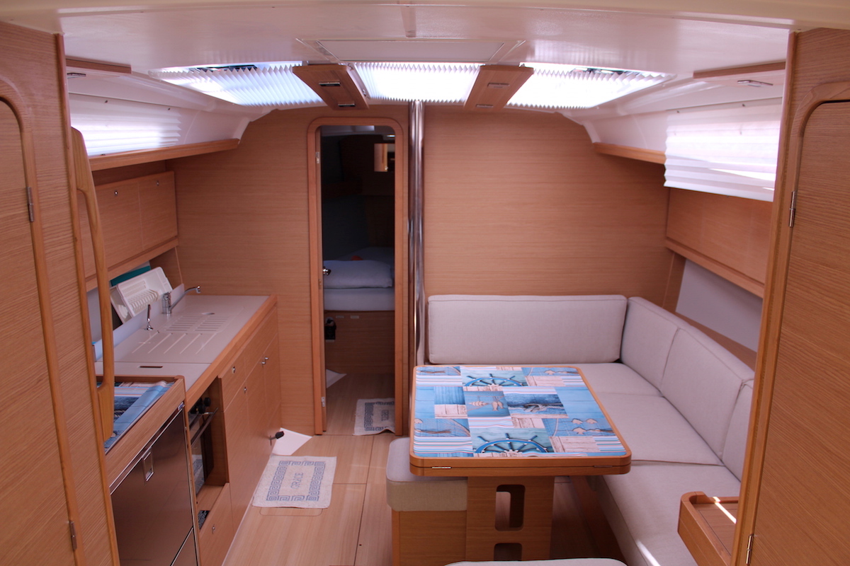 Dufour 390 Grand Large — photo 6