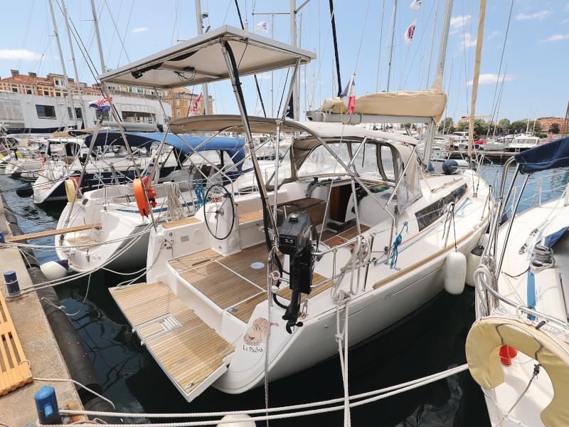 DUFOUR 380 — photo 5