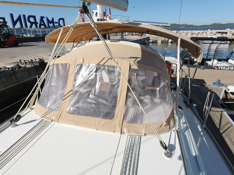 Bavaria Cruiser 37 — photo 24