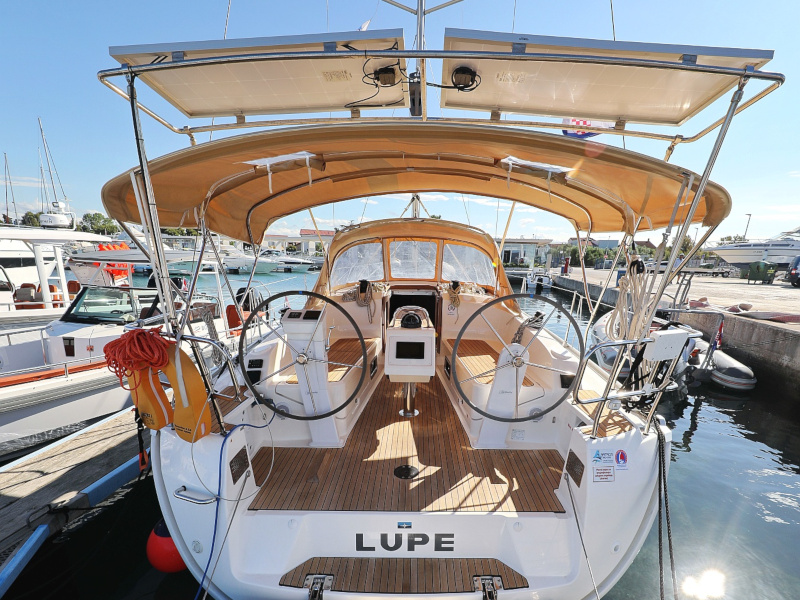 Bavaria Cruiser 37 — photo 48