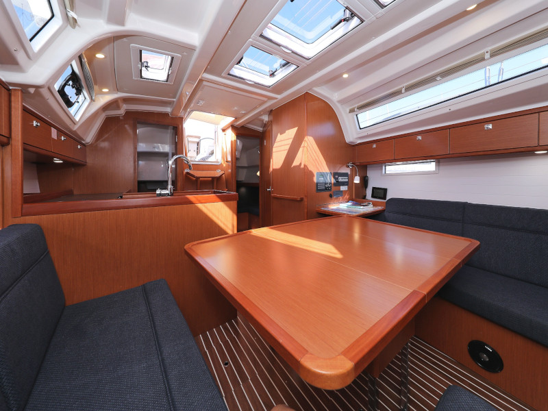 Bavaria Cruiser 37 — photo 70