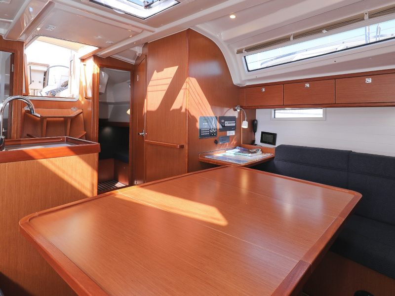 Bavaria Cruiser 37 — photo 88