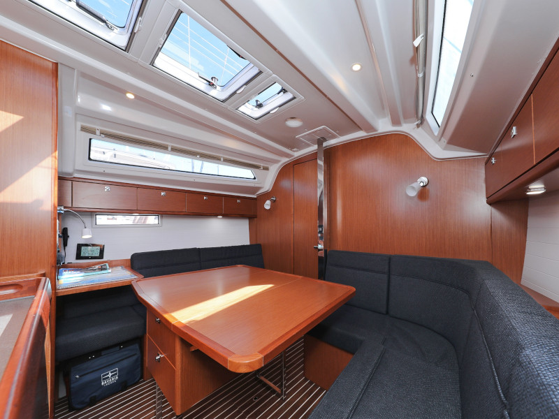 Bavaria Cruiser 37 — photo 84