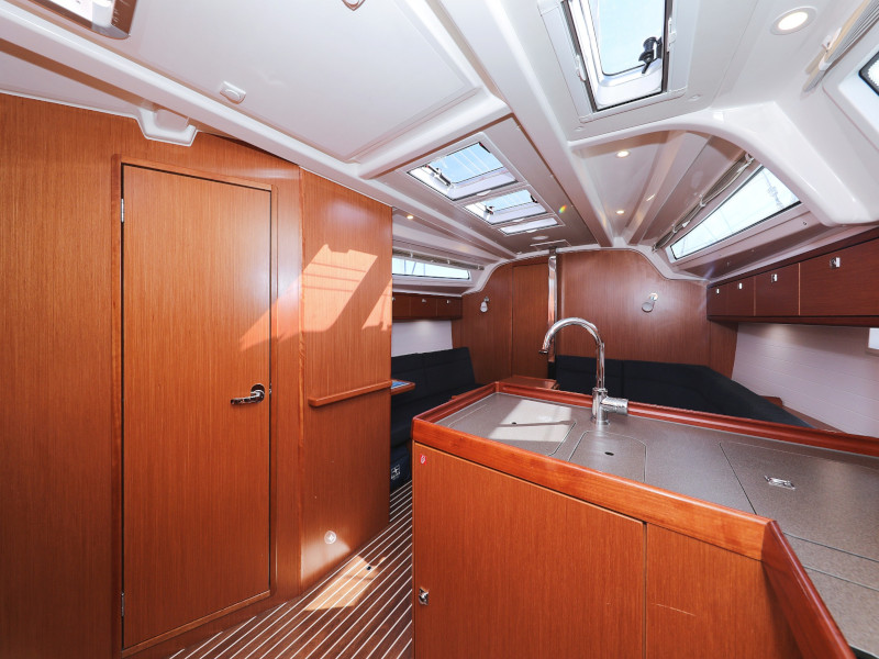 Bavaria Cruiser 37 — photo 68