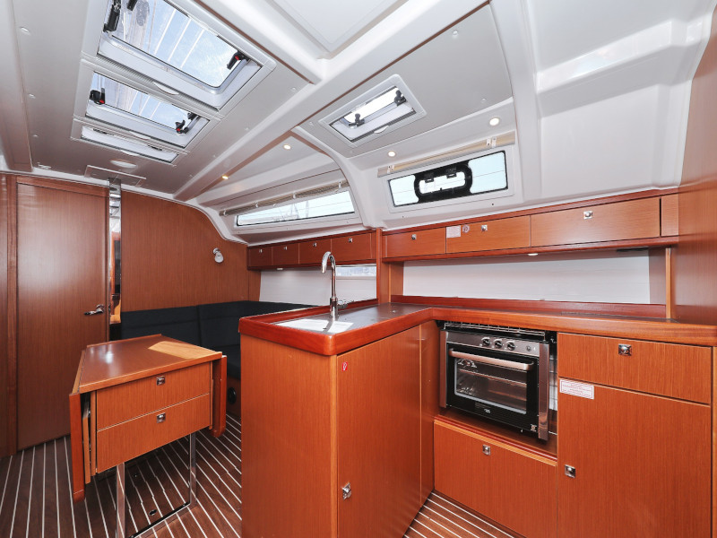 Bavaria Cruiser 37 — photo 85