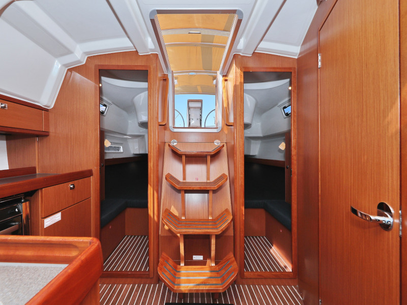 Bavaria Cruiser 37 — photo 15