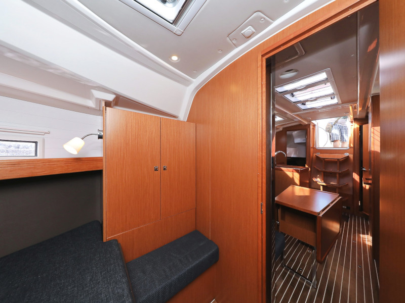 Bavaria Cruiser 37 — photo 6