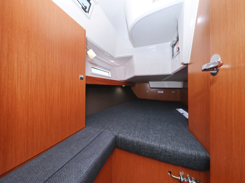 Bavaria Cruiser 37 — photo 75