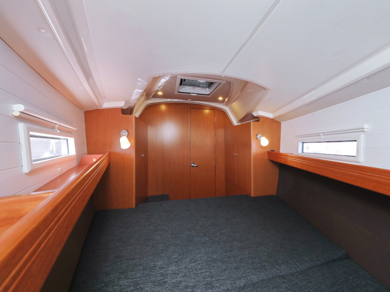 Bavaria Cruiser 37 — photo 25